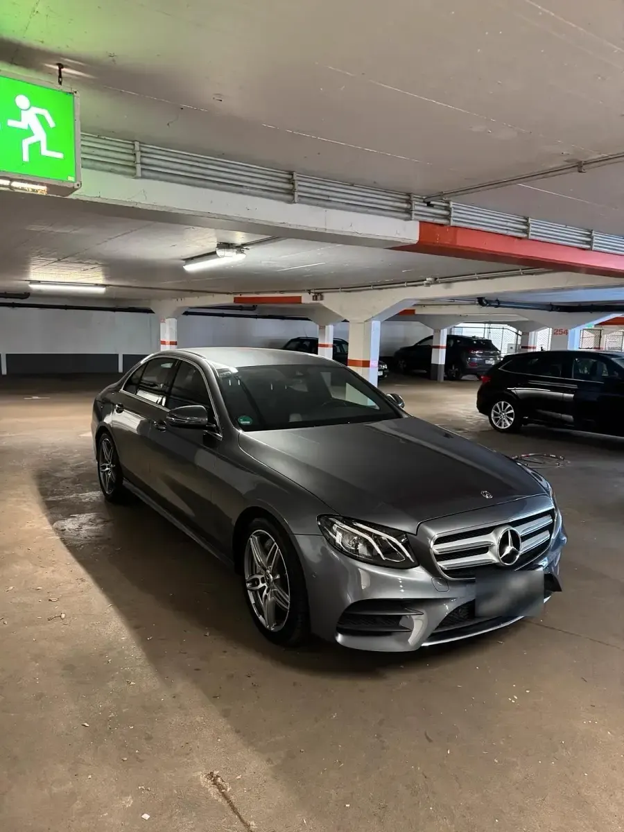 Gebraucht Mercedes E350 AMG line 299 PS (219 kW) 2018 Silber Limousine
