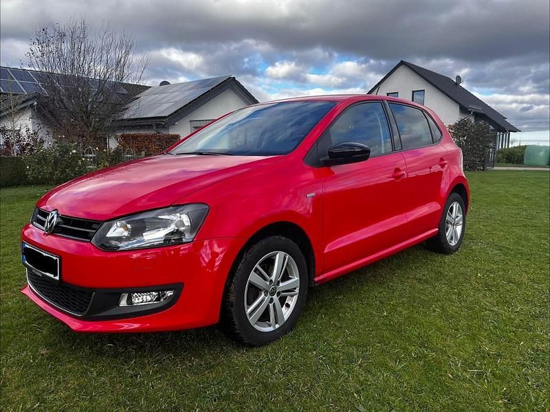 Rot Gebraucht 2012 VW Polo Match Kleinwagen | 6.500 € (Fairer Preis) - Bild 1/4