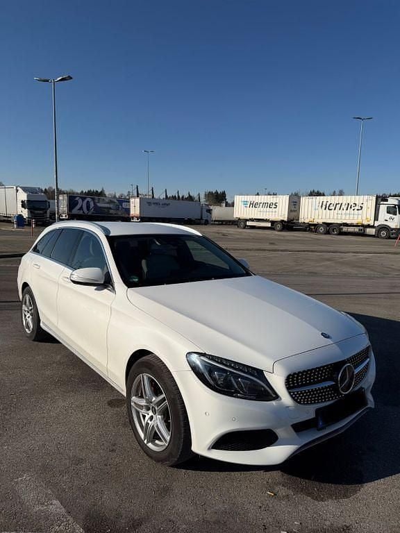 Gebraucht Mercedes C250 204 PS (150 kW) 2015 Weiß Limousine