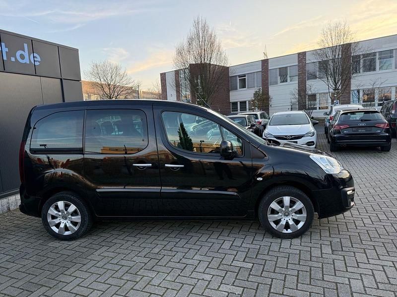 Gebraucht Citroën Berlingo SELECTION 120 PS (88 kW) 2018 Schwarz Van / Kleinbus