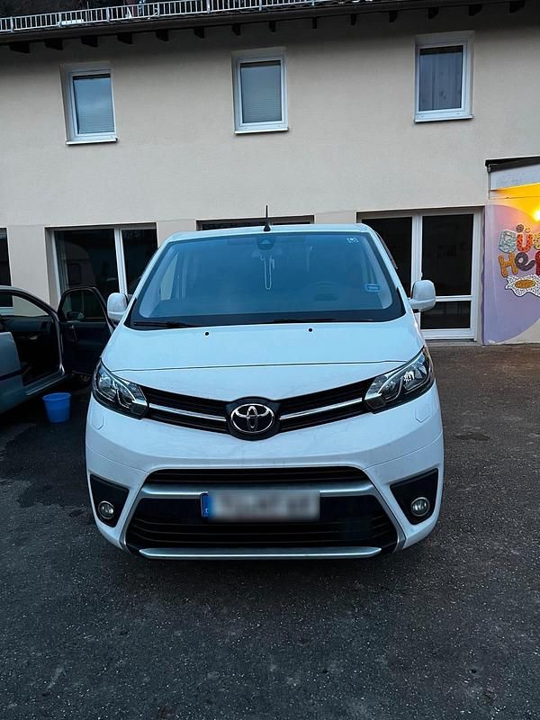Gebraucht Toyota Proace Verso 170 PS (125 kW) 2019 Weiß Kombi
