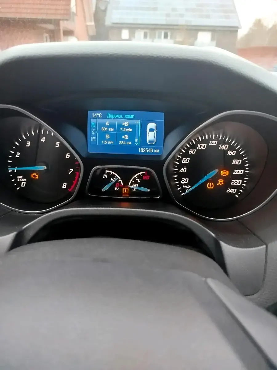 Usado Ford Focus 115 HP (84 kW) 2014 Vermelho Carrinha