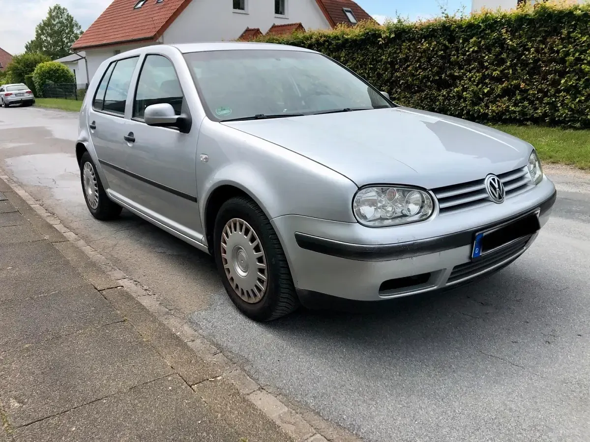 Gebraucht VW Golf IV 110 PS (80 kW) 2002 Silber Kleinwagen