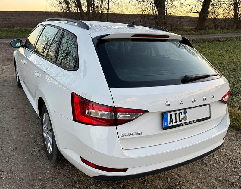 Gebraucht Skoda Superb Active 150 PS (110 kW) 2019 Weiß Kombi