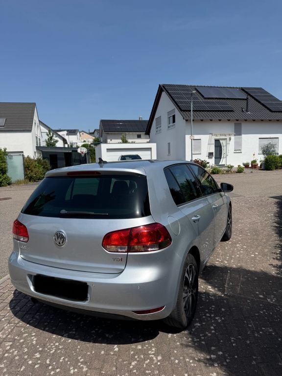 Silber Gebraucht 2012 VW Golf VII Match Limousine | 5.600 € (Guter Preis) - Bild 1/4