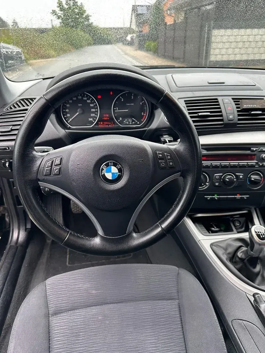 Gebraucht BMW 118 143 PS (105 kW) 2009 Schwarz Kleinwagen