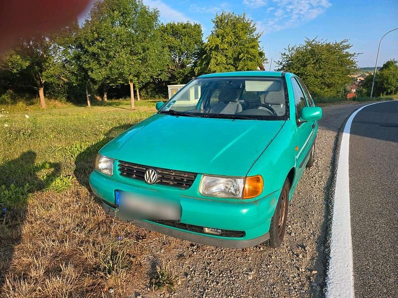 Grün Gebraucht 1996 VW Polo Kleinwagen | 800 € (Superpreis) - Bild 1/4