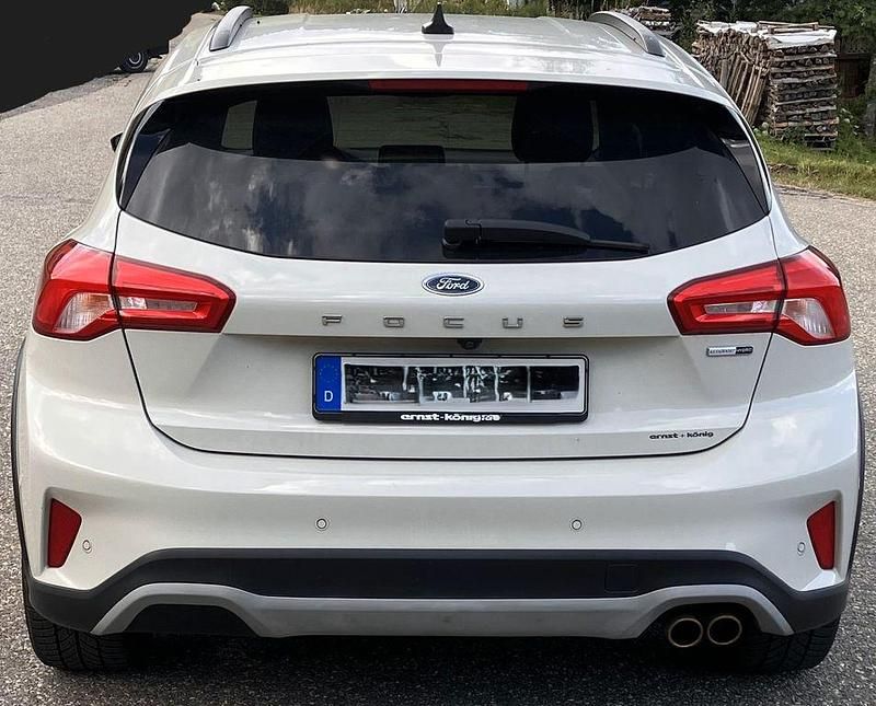 Second-hand Ford Focus Active X 155 CP (114 kW) 2020 Alb Berlinǎ