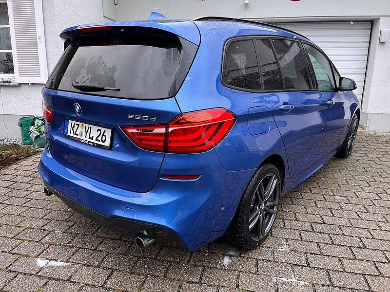 Gebraucht BMW 220 Gran Tourer M Sport 190 PS (139 kW) 2016 Blau Van / Kleinbus