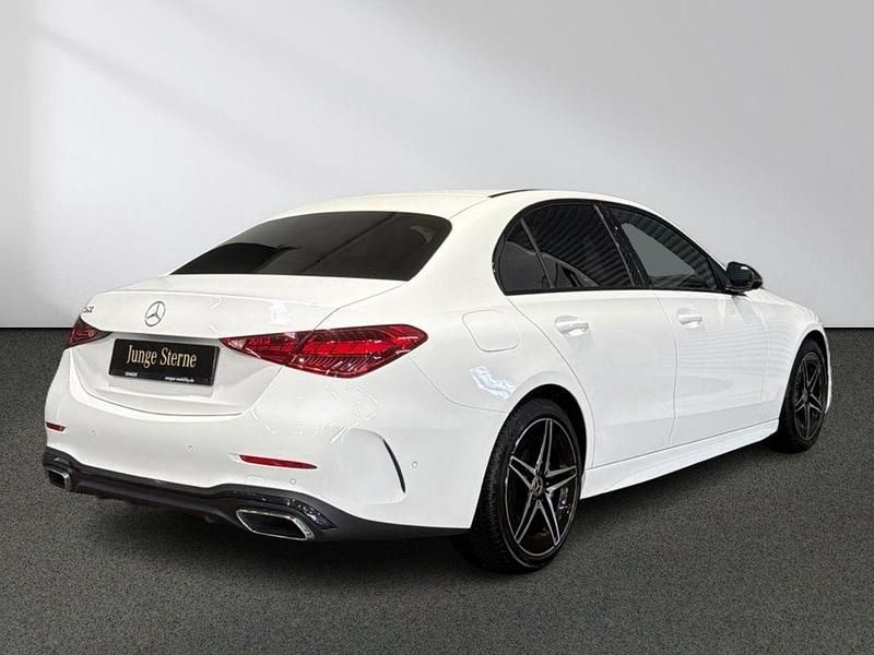 Gebraucht Mercedes C200 AMG 204 PS (150 kW) 2024 Unilack polarweiß Limousine