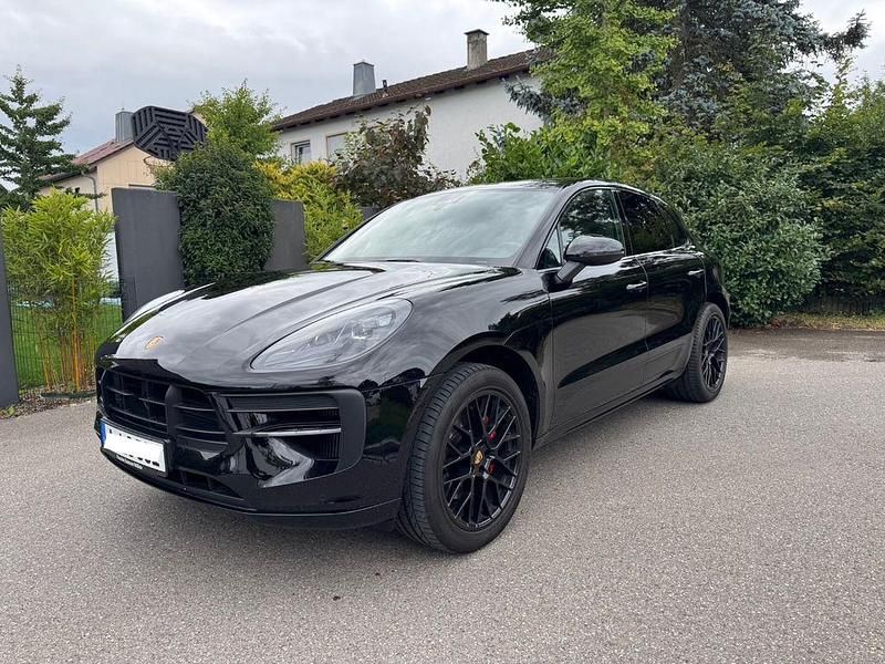 Schwarz Gebraucht 2021 Porsche Macan GTS SUV | 65.381 € (Fairer Preis) - Bild 1/4