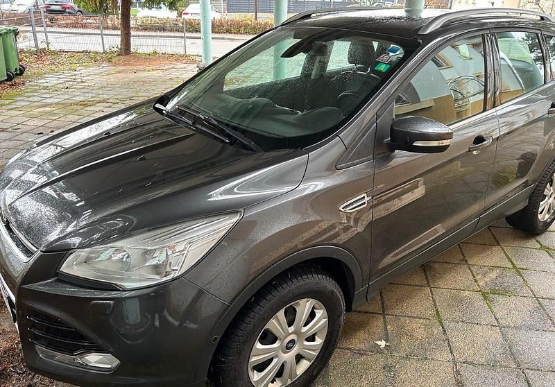 Gebraucht Ford Kuga Titanium 182 PS (133 kW) 2015 Silber SUV