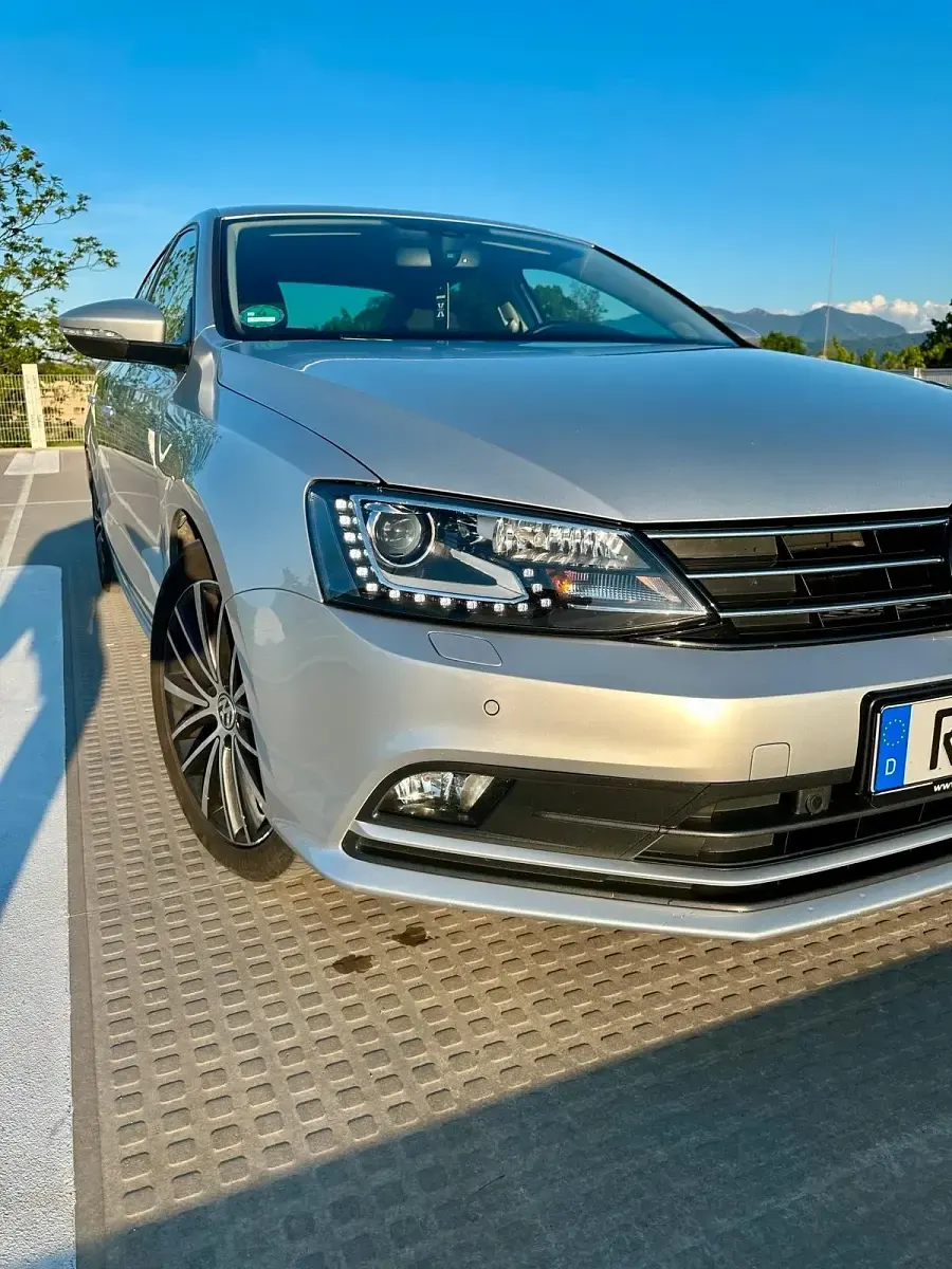 Gebraucht VW Jetta 110 PS (80 kW) 2014 Silber Limousine