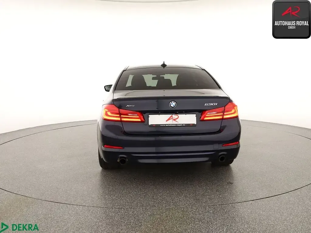 Gebraucht BMW 530 Sport Line 252 PS (185 kW) 2019 Imperialblau brillanteffektlli Limousine