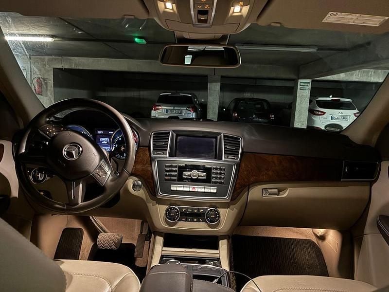 Second-hand Mercedes ML250 204 CP (150 kW) 2012 Auriu SUV