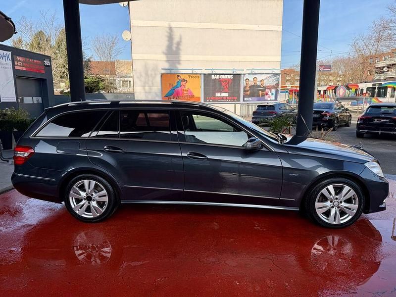 Gebraucht Mercedes E350 Avantgarde 231 PS (169 kW) 2010 Grau Kombi