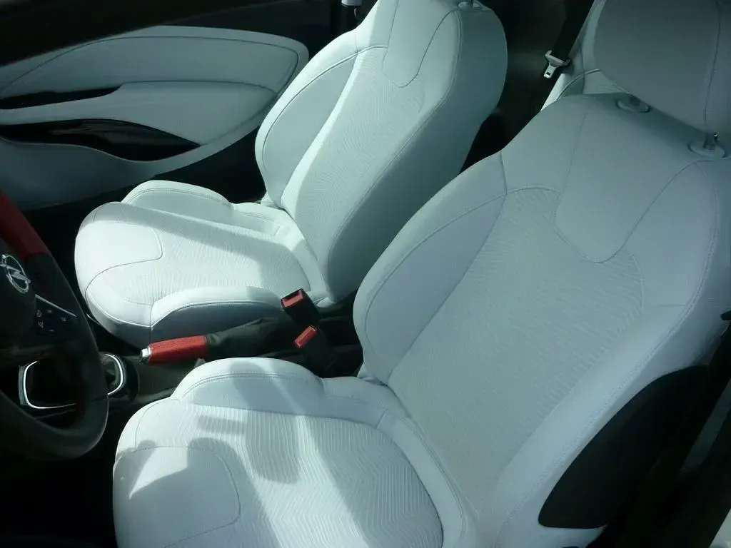 Second-hand Opel Adam 69 CP (50 kW) 2016 Alb Hatchback