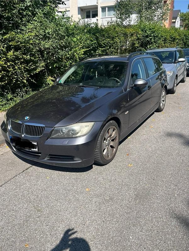 Andere farben Gebraucht 2008 BMW 330 Kombi | 4.899 € (Superpreis) - Bild 1/4