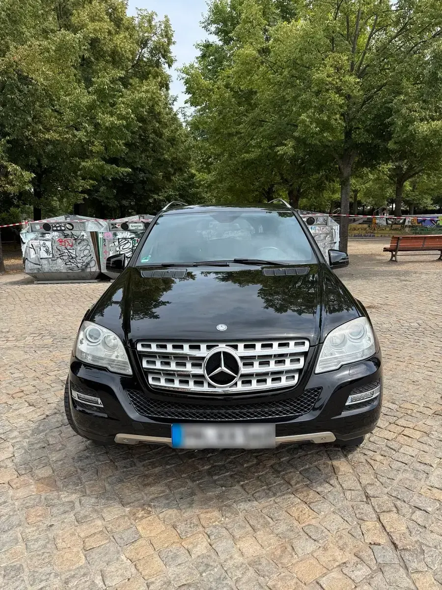 Gebraucht Mercedes ML300 204 PS (150 kW) 2010 Schwarz SUV