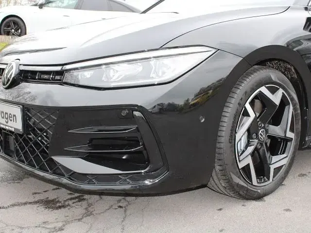 Neu VW Passat R-line 265 PS (194 kW) 2026 Grenadillschwarz metallic Kombi