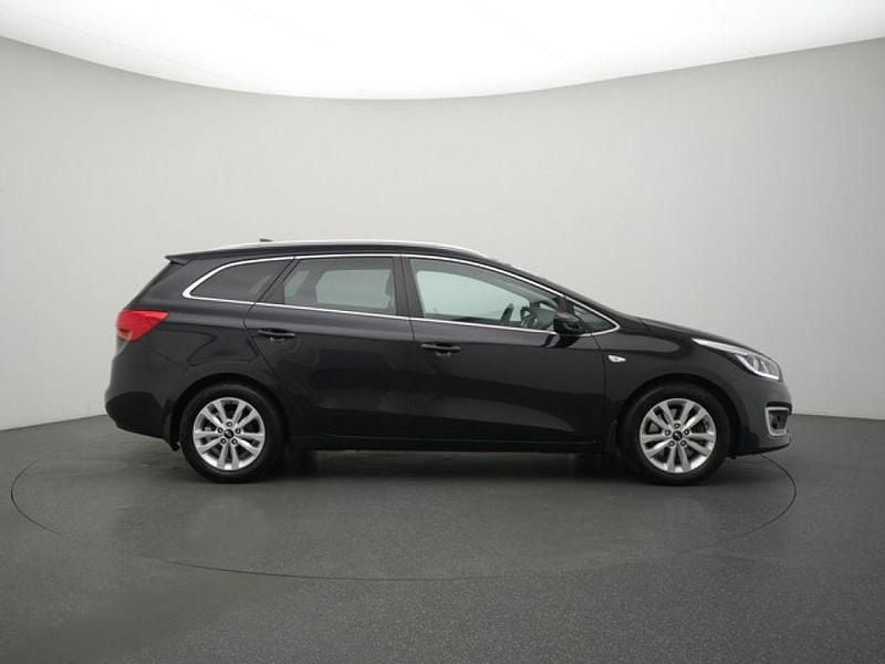 Gebraucht Kia Ceed Vision 135 PS (99 kW) 2018 Schwarz / black pearl (metallic) Kleinwagen