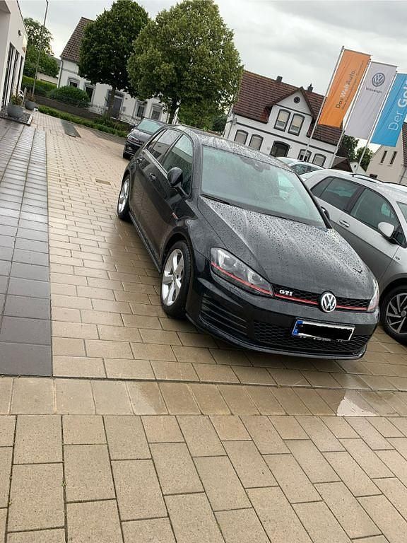 Schwarz Gebraucht 2017 VW Golf GTI Limousine | 15.999 € (Fairer Preis) - Bild 1/4