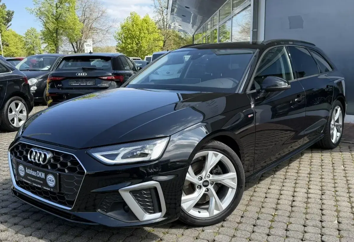 Gebraucht Audi A4 S-Line 163 PS (119 kW) 2024 Schwarz Kombi