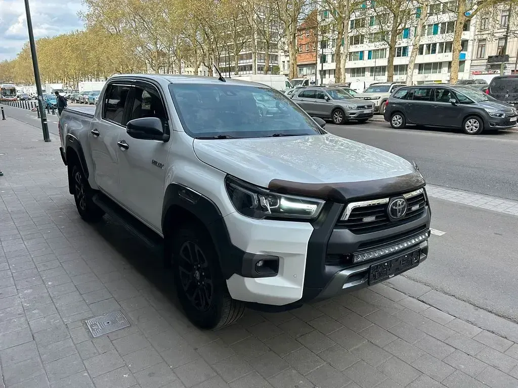 Gebraucht Toyota HiLux 204 PS (150 kW) 2021 Weiß Pickup