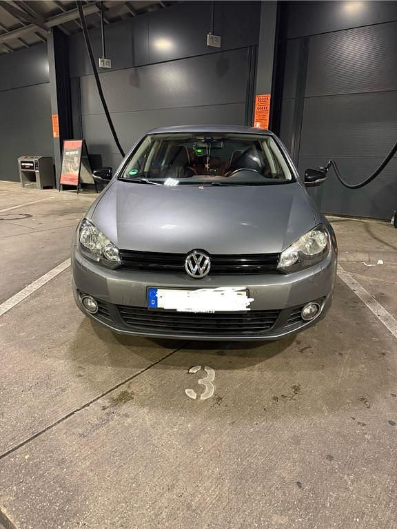 Grau Gebraucht 2012 VW Golf VII Match Limousine | 7.500 € (Guter Preis) - Bild 1/4