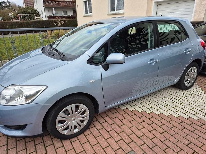 Gebraucht Toyota Auris 124 PS (91 kW) 2007 Blau Kleinwagen