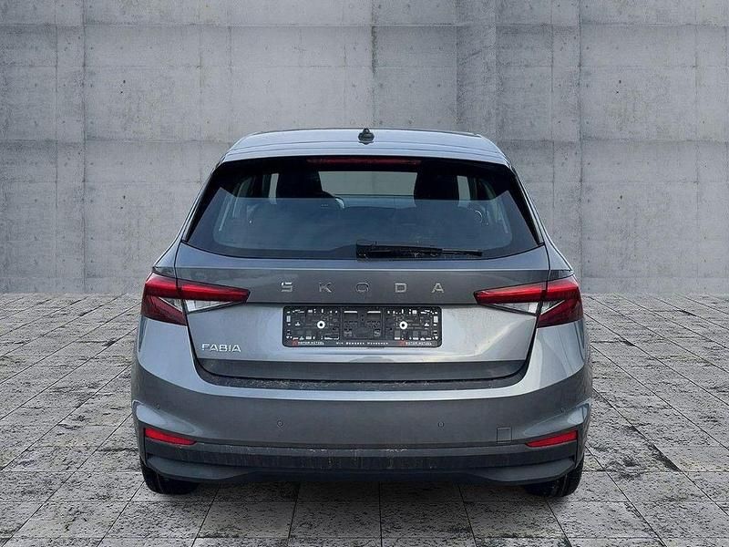 Neu Skoda Fabia Selection 95 PS (69 kW) 2025 Grau Limousine