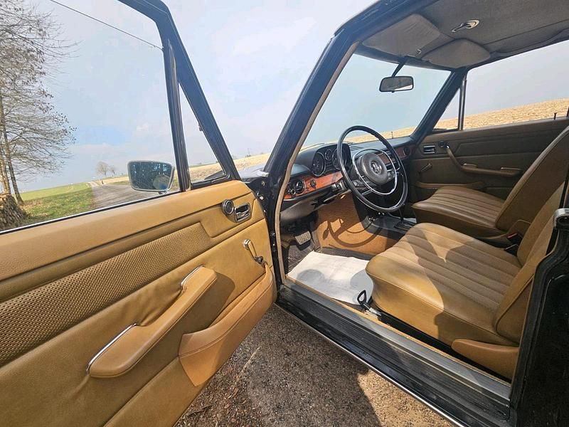 Gebraucht Mercedes 280 185 PS (136 kW) 1972 Schwarz Limousine