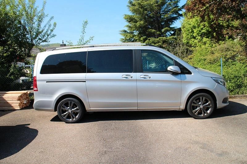 Usata Mercedes V220 Edition 163 CV (119 kW) 2017 Argento Monovolume