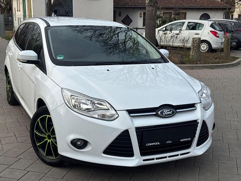 Gebraucht Ford Focus Trend 86 PS (63 kW) 2012 Weiß Kombi