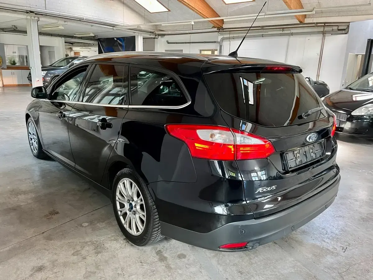 Gebraucht Ford Focus 116 PS (85 kW) 2011 Schwarz Kombi
