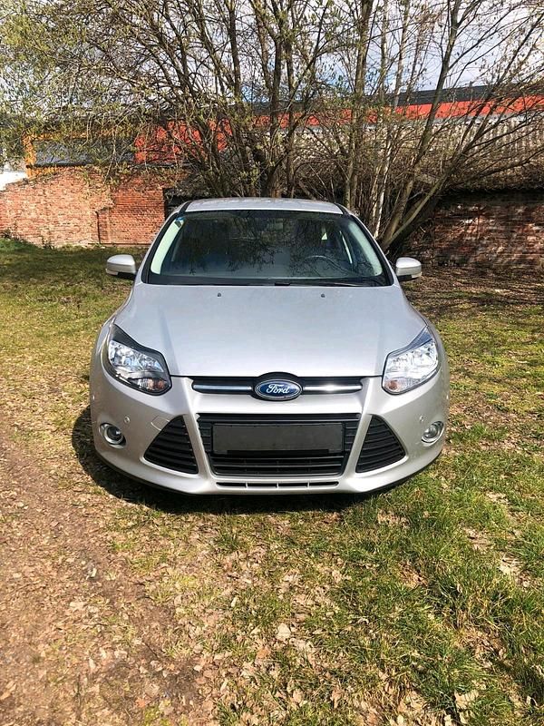 Second-hand Ford Focus 150 CP (110 kW) 2012 Argintiu Berlinǎ