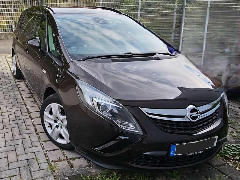 Braun Gebraucht 2014 Opel Zafira Tourer Van / Kleinbus | 6.000 € (Fairer Preis) - Bild 1/4