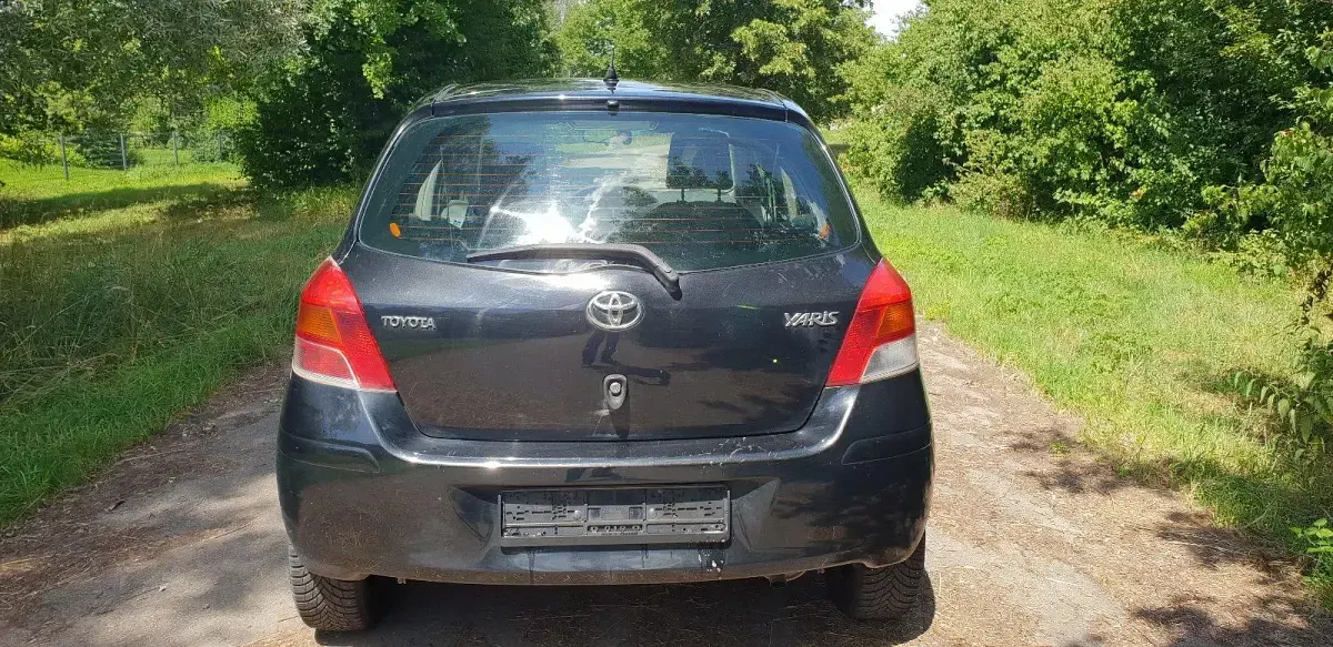 Gebraucht Toyota Yaris 69 PS (50 kW) 2009 Schwarz Kleinwagen