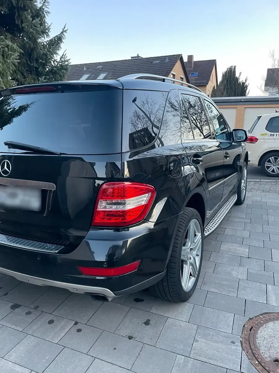 Gebraucht Mercedes ML320 224 PS (164 kW) 2008 Schwarz SUV