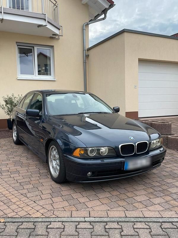 Blau Gebraucht 2001 BMW 520 Limousine | 2.900 € (Fairer Preis) - Bild 1/4