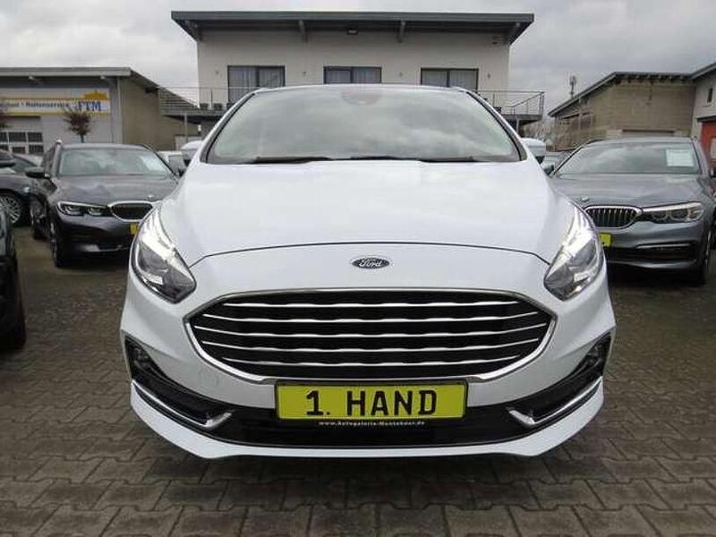 Gebraucht Ford S-MAX Titanium 150 PS (110 kW) 2022 Frostweiß Van / Kleinbus