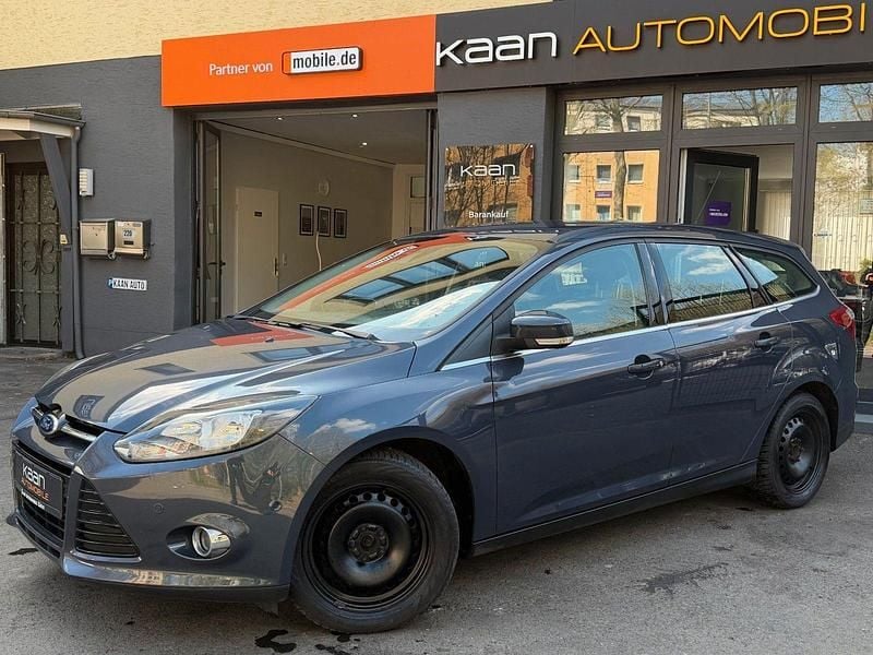 Gebraucht Ford Focus Titanium 125 PS (91 kW) 2013 Grau Kombi