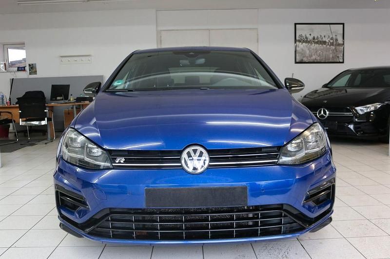 Blau Gebraucht 2018 VW Golf VII R Limousine | 24.900 € - Bild 1/4
