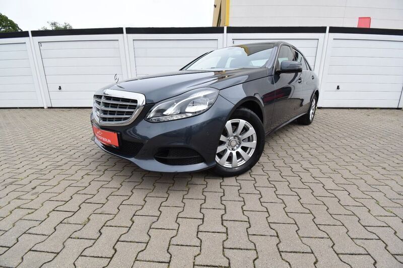 Tenoritgrau metalliclack Gebraucht 2015 Mercedes E200 Limousine | 14.490 € (Fairer Preis) - Bild 1/4