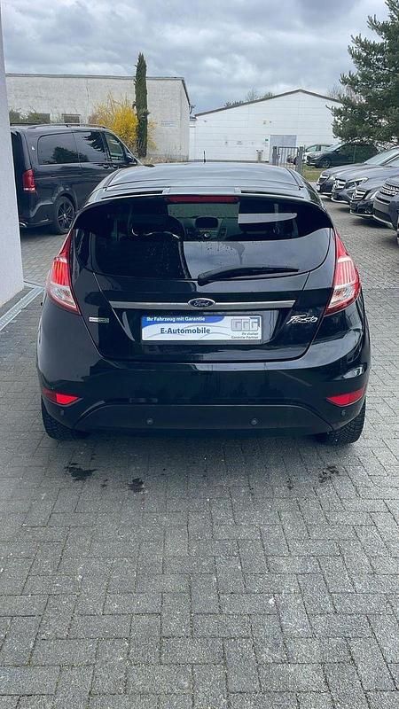 Gebraucht Ford Fiesta Titanium 125 PS (91 kW) 2016 Schwarz Kleinwagen