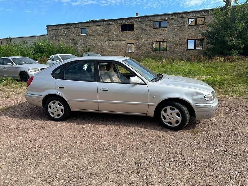 Gebraucht Toyota Corolla 97 PS (71 kW) 2001 Silber Limousine