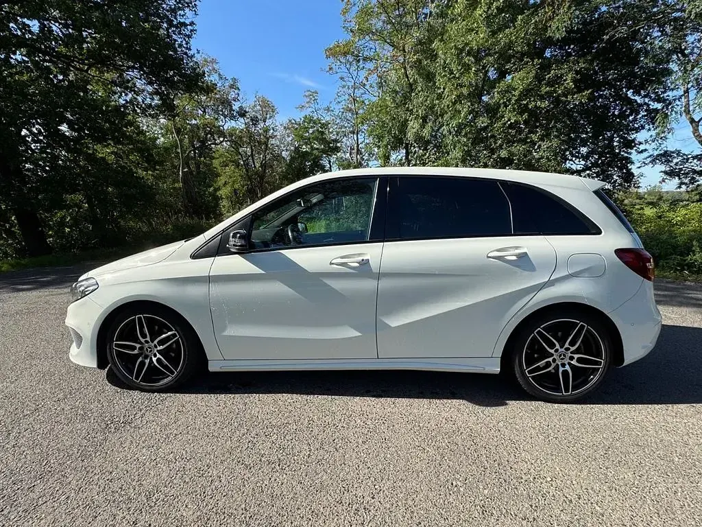 Gebraucht Mercedes B180 AMG line 122 PS (89 kW) 2017 Weiß Kleinwagen