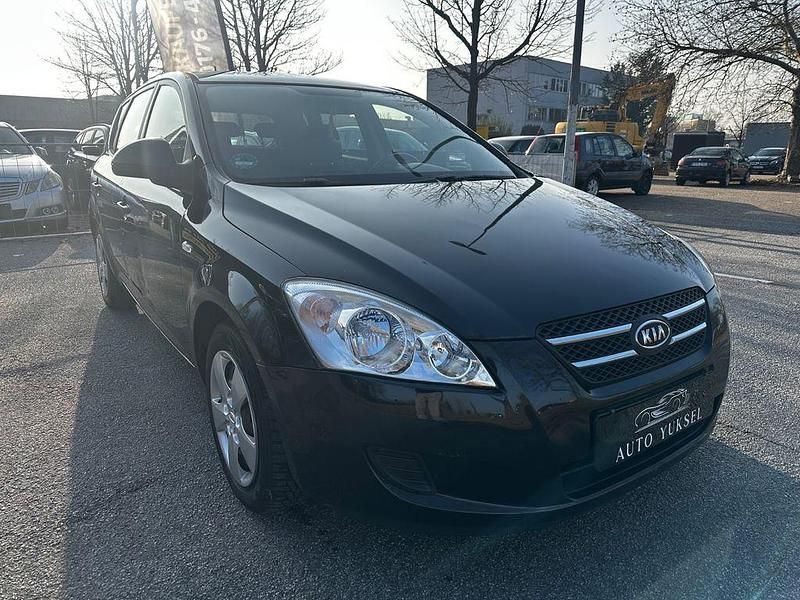 Gebraucht Kia Ceed 109 PS (80 kW) 2009 Schwarz Kleinwagen