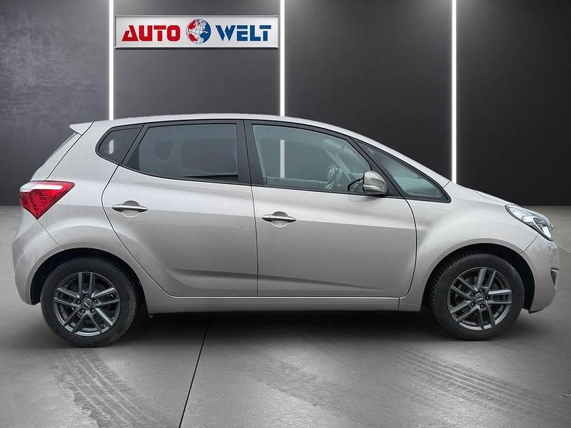 Gebraucht Hyundai ix20 Space Plus 125 PS (91 kW) 2018 Weiß Kleinwagen