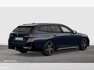 Neu BMW 540 303 PS (222 kW) 2026 Schwarz (m carbonschwarz metallic) Kombi